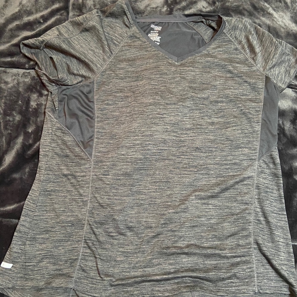 Gray tee shirt